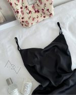 پیراهن ساتن پشت بندی یقه هفت کوتاه - Image 4
