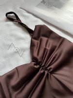پیراهن ساتن پشت‌بندی چاک‌دار